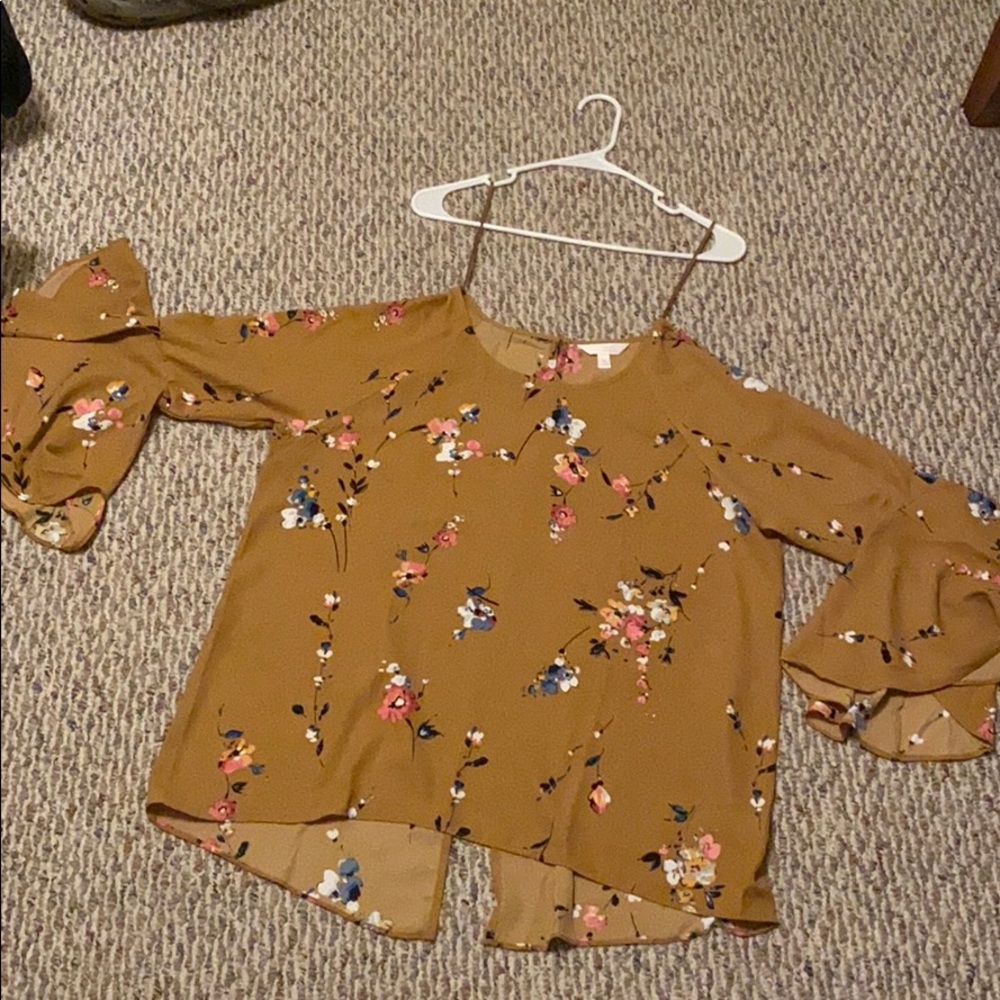 LC Lauren Conrad Bell Sleeve top